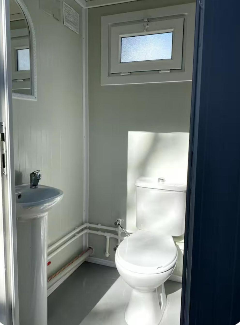 Corry Lodge Estate - Sheperds Huts Or Container Stays With Sea View Broadford (Isle of Skye) Bagian luar foto