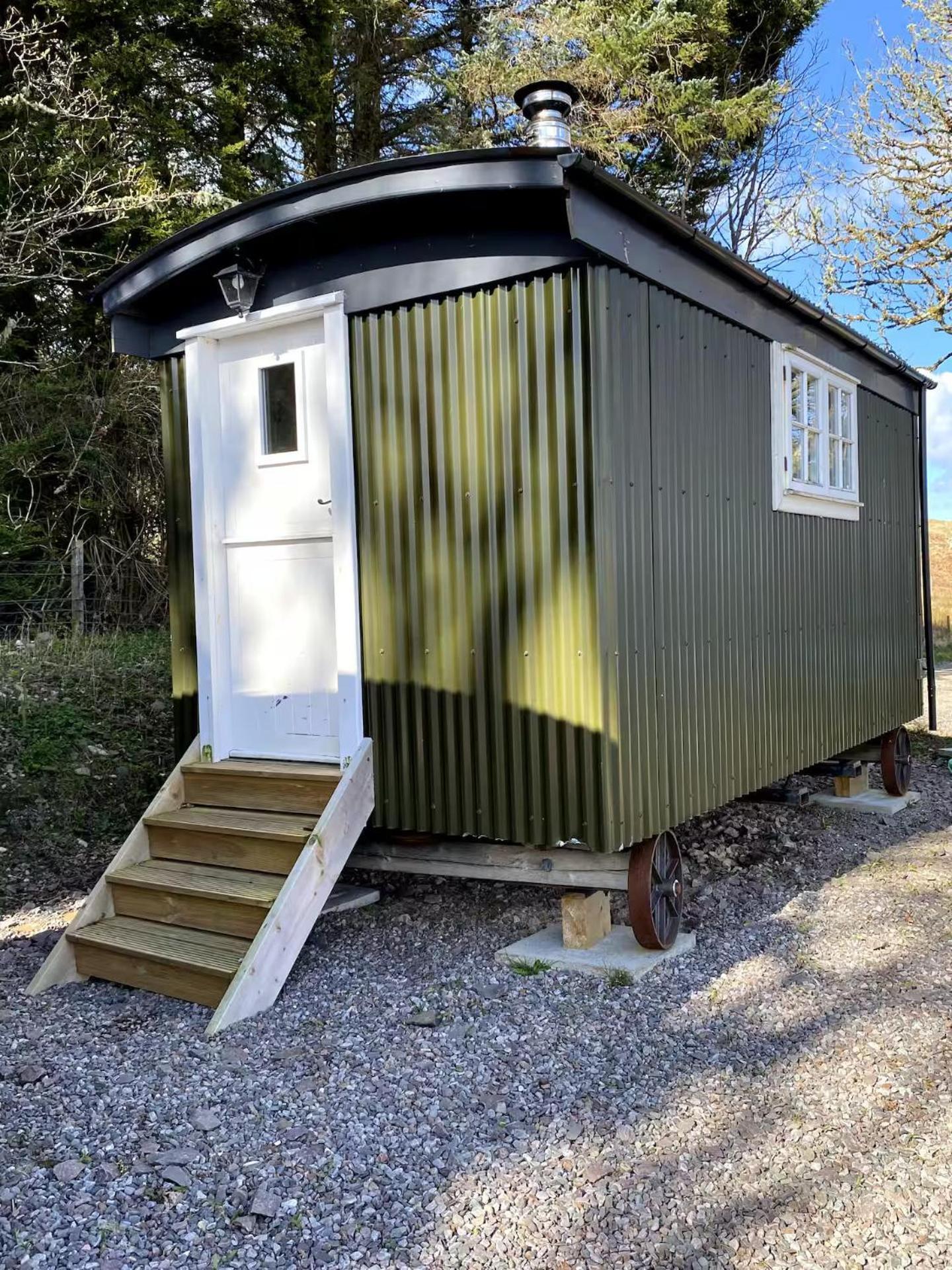 Corry Lodge Estate - Sheperds Huts Or Container Stays With Sea View Broadford (Isle of Skye) Bagian luar foto
