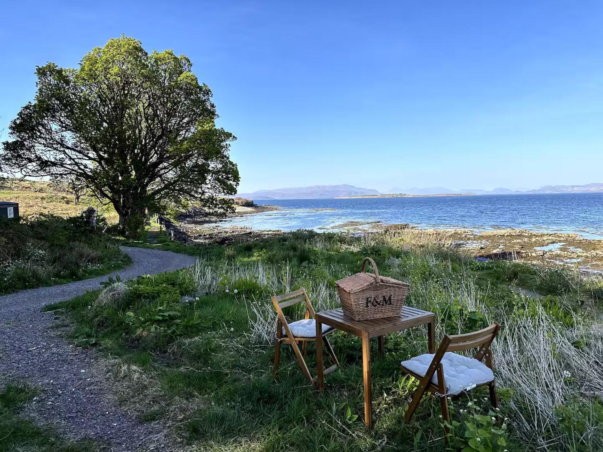 Corry Lodge Estate - Sheperds Huts Or Container Stays With Sea View Broadford (Isle of Skye) Bagian luar foto