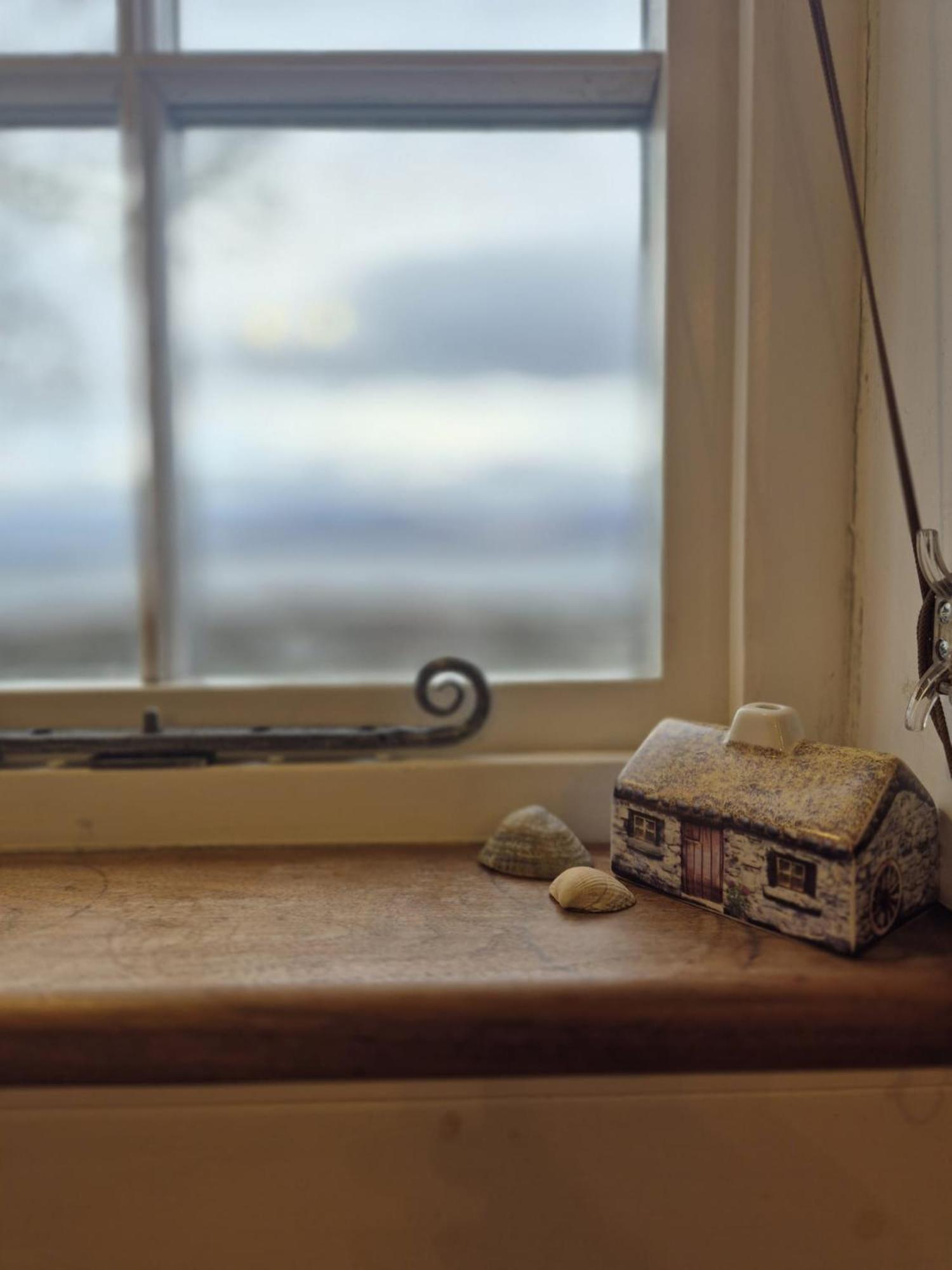 Corry Lodge Estate - Sheperds Huts Or Container Stays With Sea View Broadford (Isle of Skye) Bagian luar foto