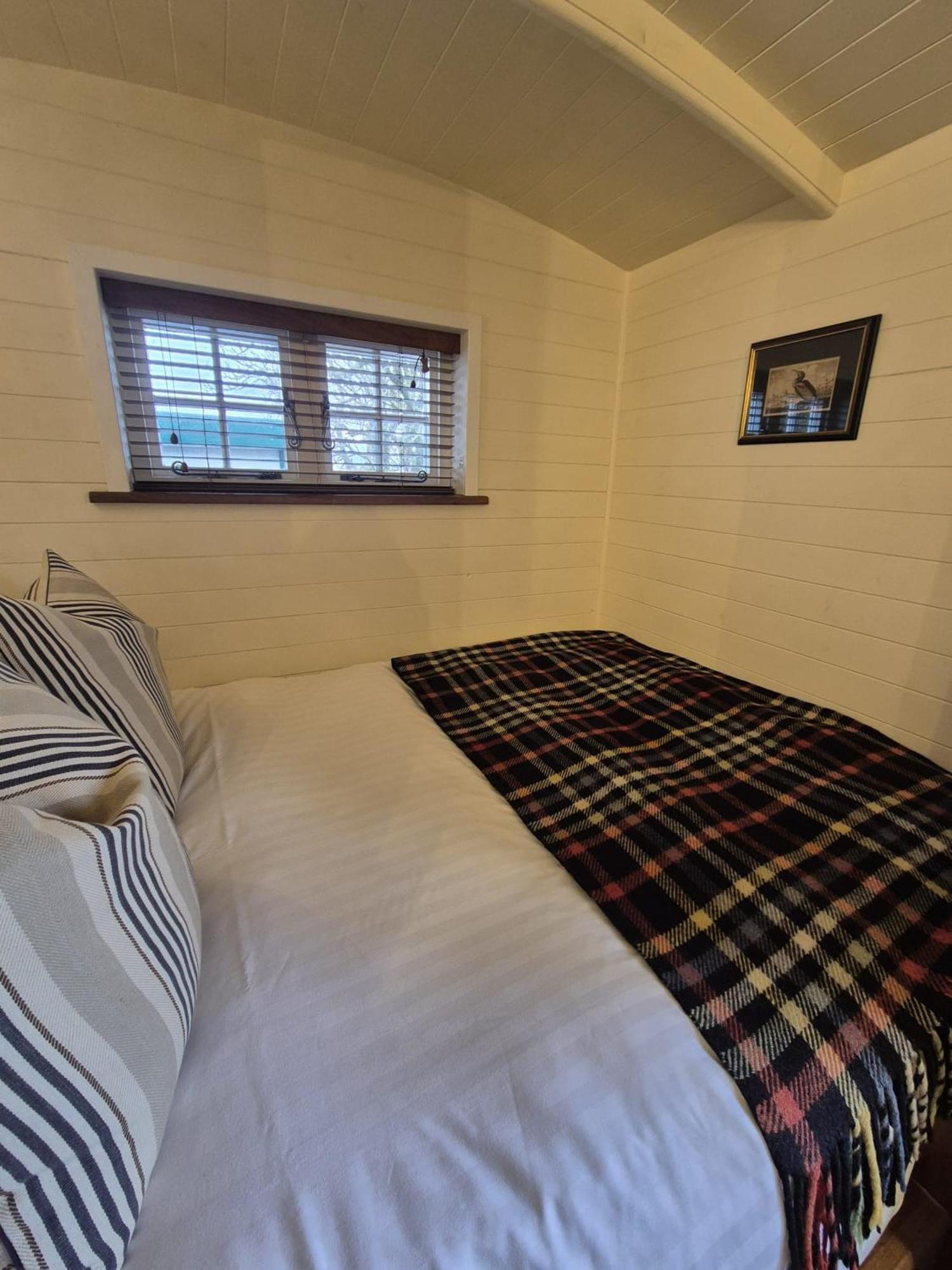 Corry Lodge Estate - Sheperds Huts Or Container Stays With Sea View Broadford (Isle of Skye) Bagian luar foto